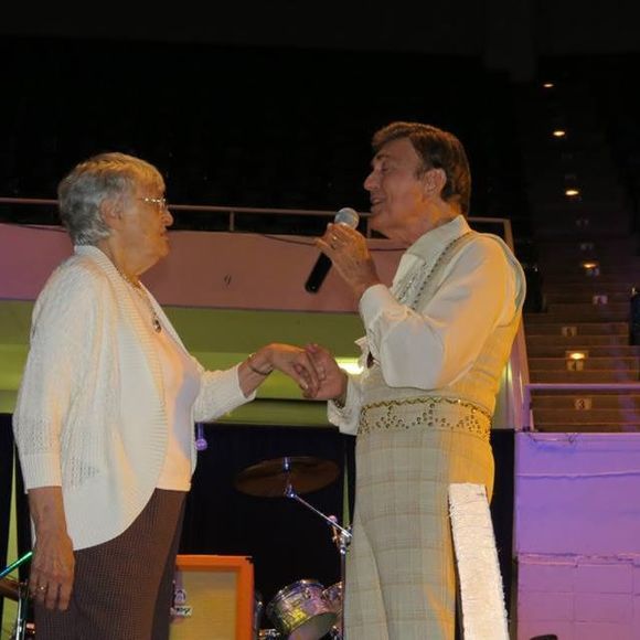 Meet your Posher, Lori - Picture 1 of 1